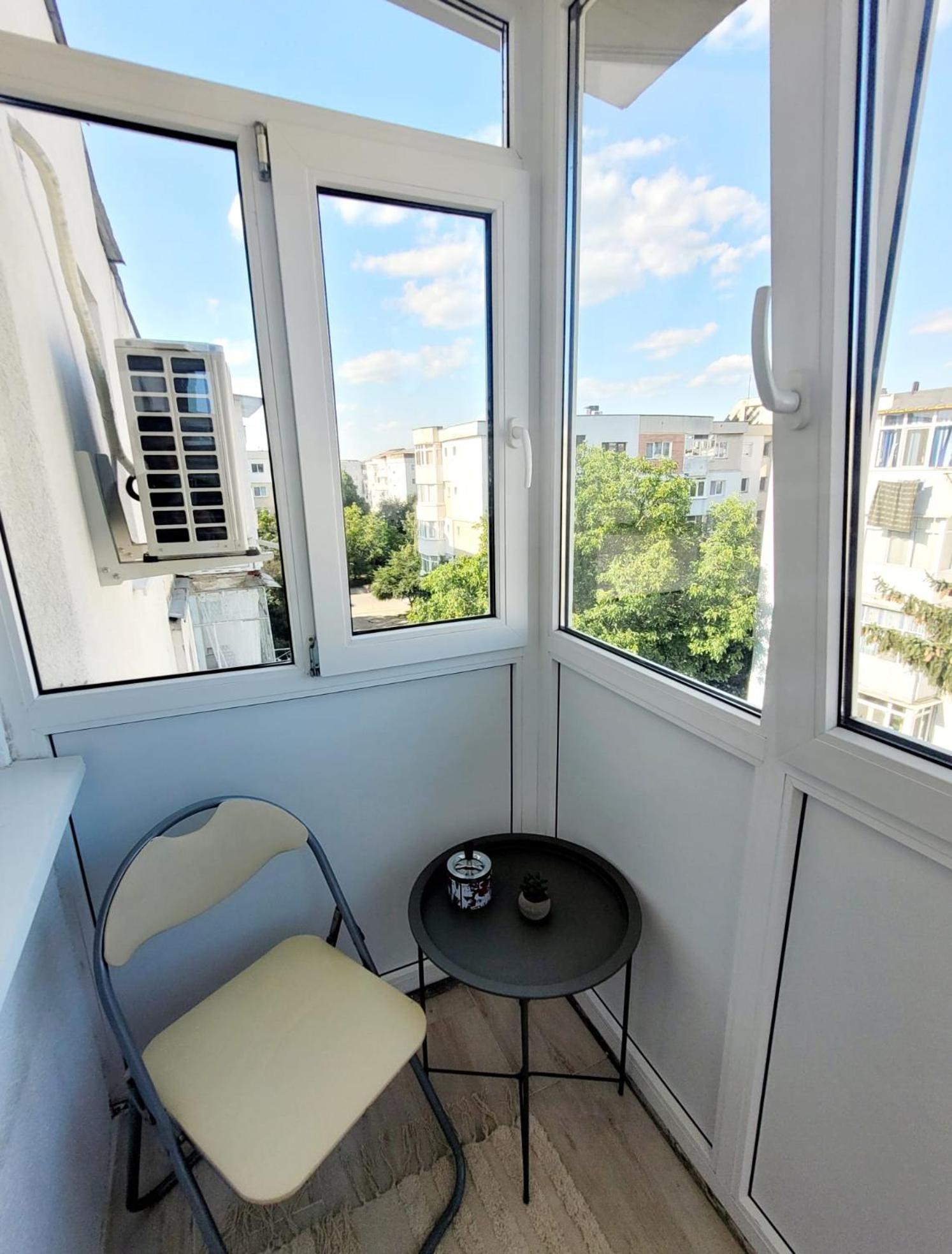 Christal Apartment Bacău エクステリア 写真